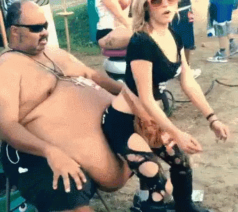 lap-dance-belly.gif