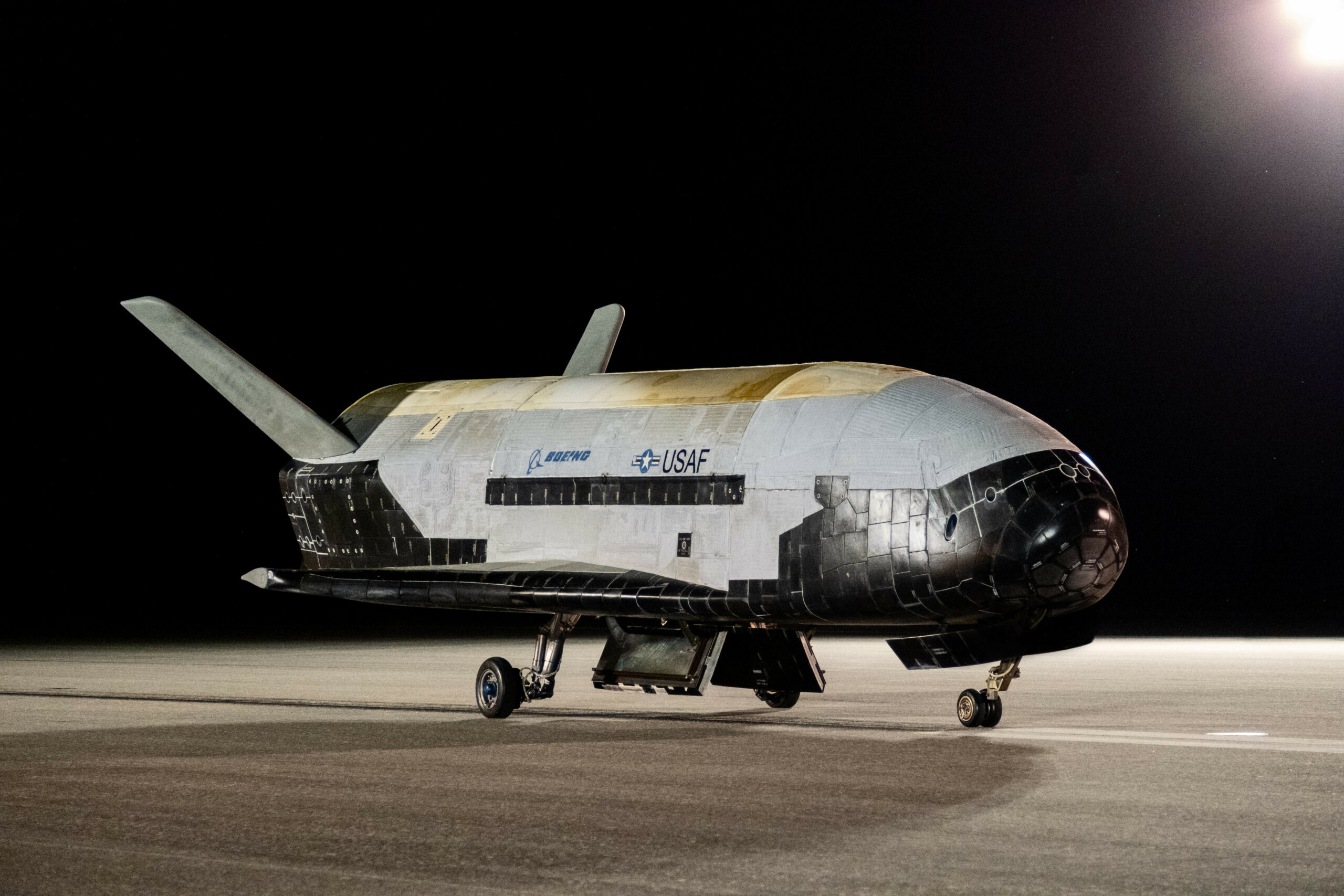 X-37B spaceplane completes its sixth mission, lands after nearly 30 months  in orbit - SpaceNews