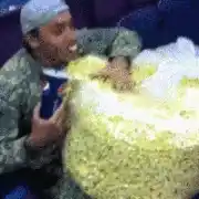 popcorn-eating-popcorn.webp