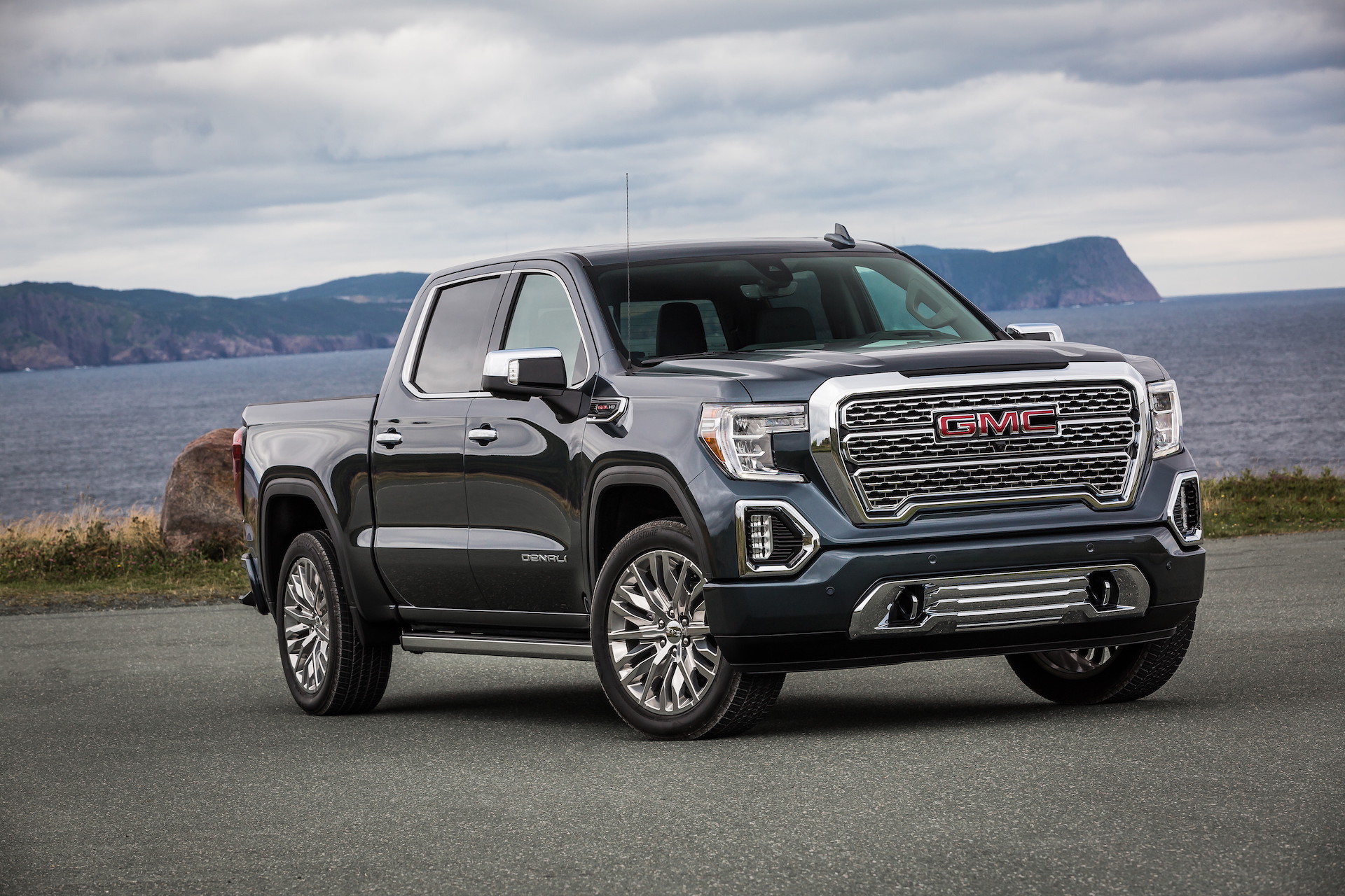 2020-GMC-Sierra-Denali-024.jpg