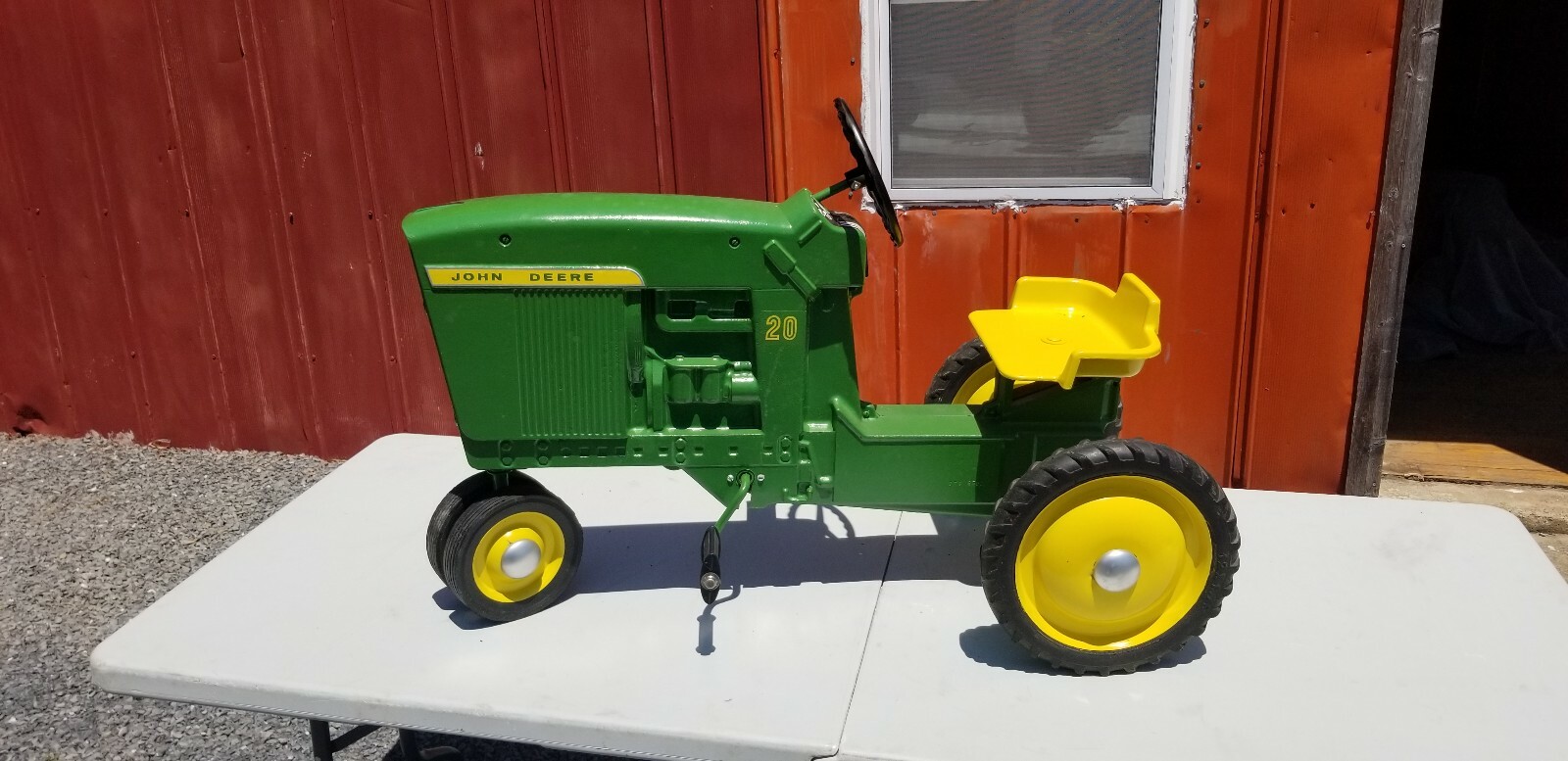 Image 1 - john-deere-20-pedal-tractor-restored