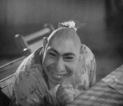tumblr_mhrqk9VrtO1r3ifxzo2_250.gifv