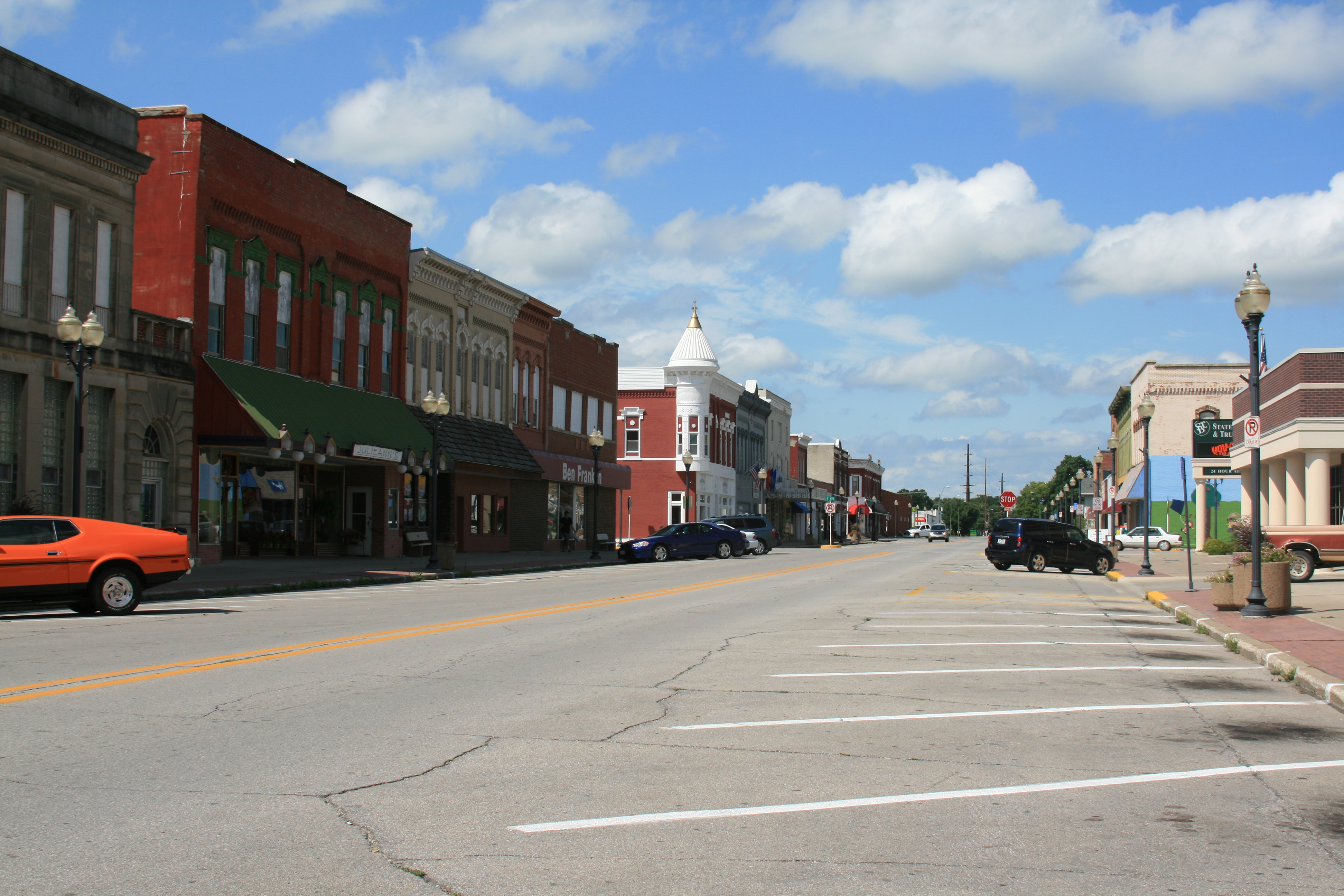 Nevada_Iowa_20090816_Downtown.JPG