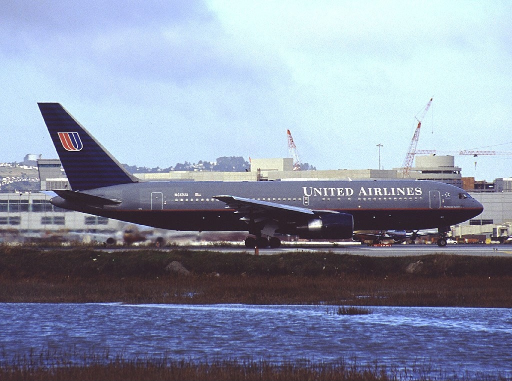 Boeing_767-222%2C_United_Airlines_AN0188143.jpg