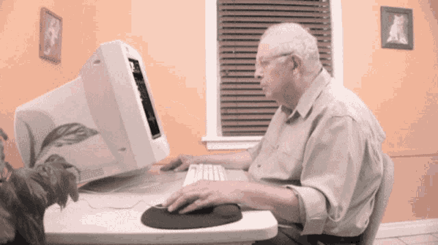 old-man-computer.gif